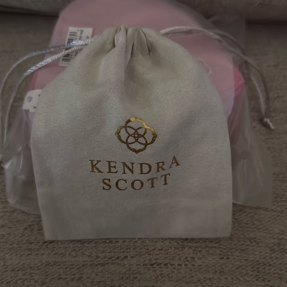 Kendra Scott Elisa Gold and Pink Pendant Necklace - Picture 3 of 3